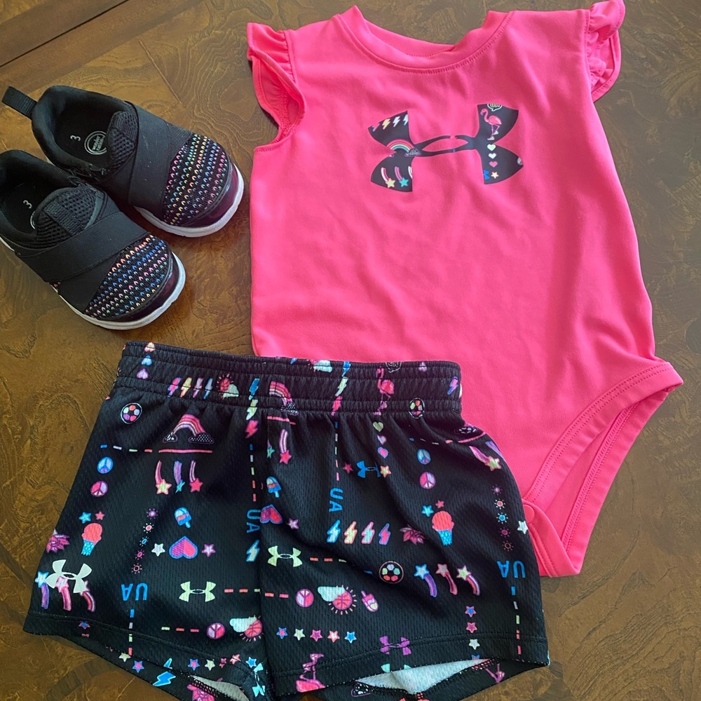Multicolored Under armor outfit